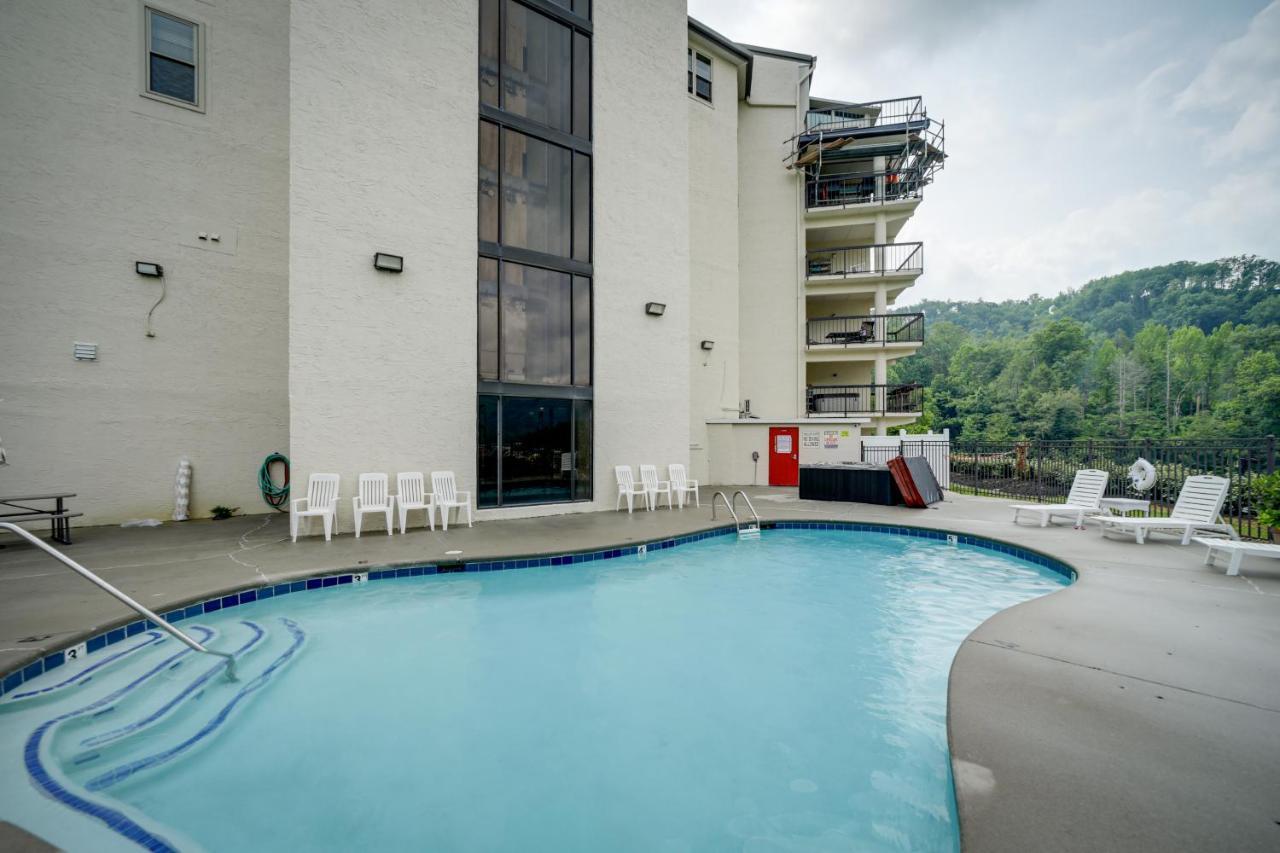 Stylish Gatlinburg Condo With Pool Walk Downtown! Экстерьер фото